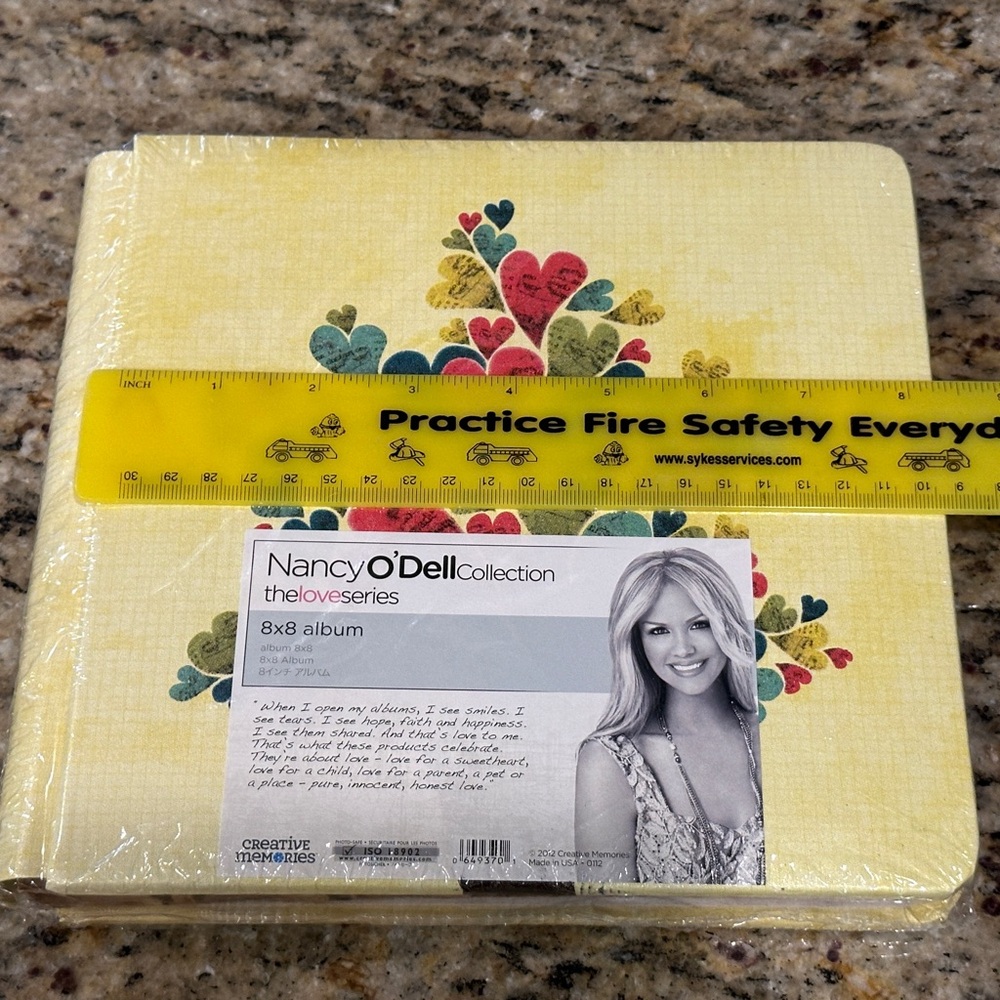 NIP Cover+Pages+Protectors CM 8x8 Album - Picture 5 of 9